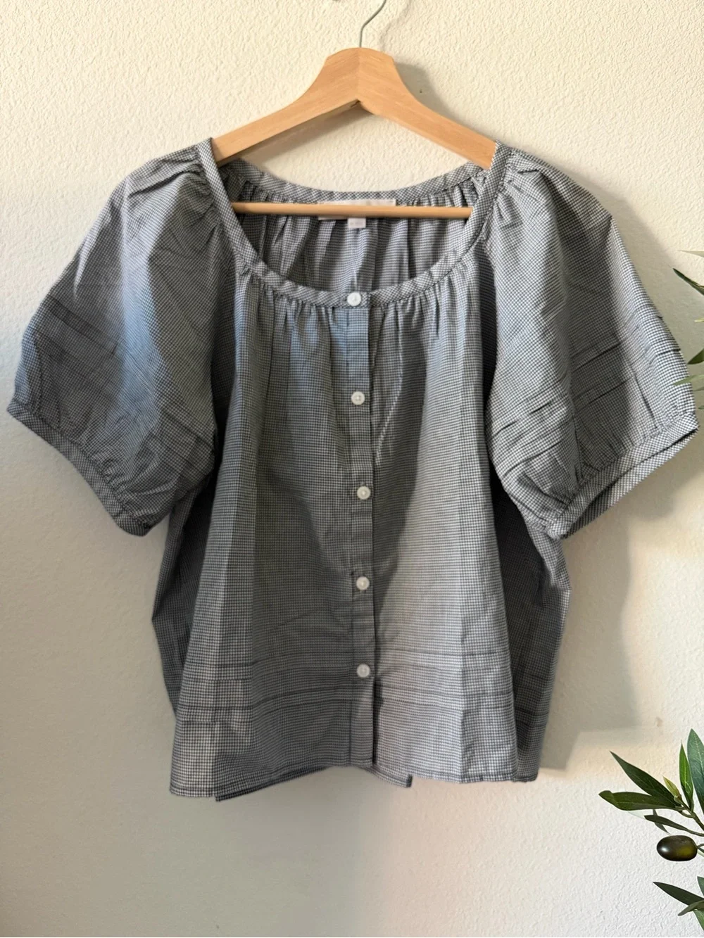 Petite Scalloped Pintucked Puff Sleeve Blouse
